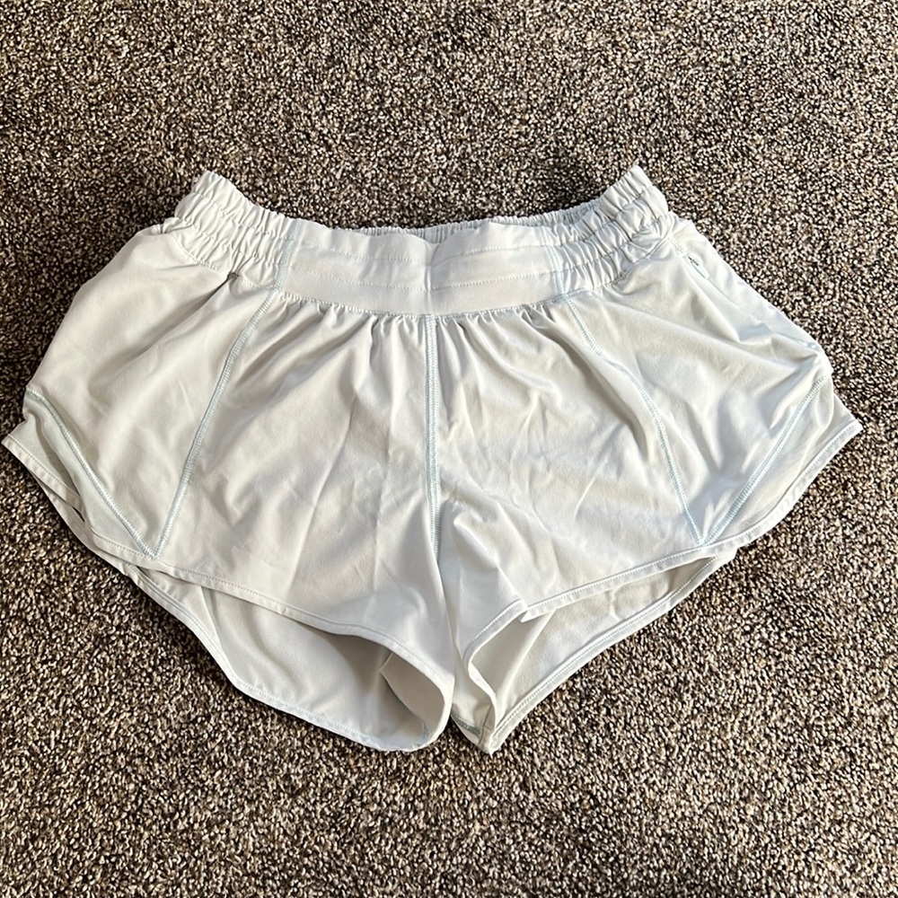 Lululemon Hotty Hot low rise lined shorts 2.5”